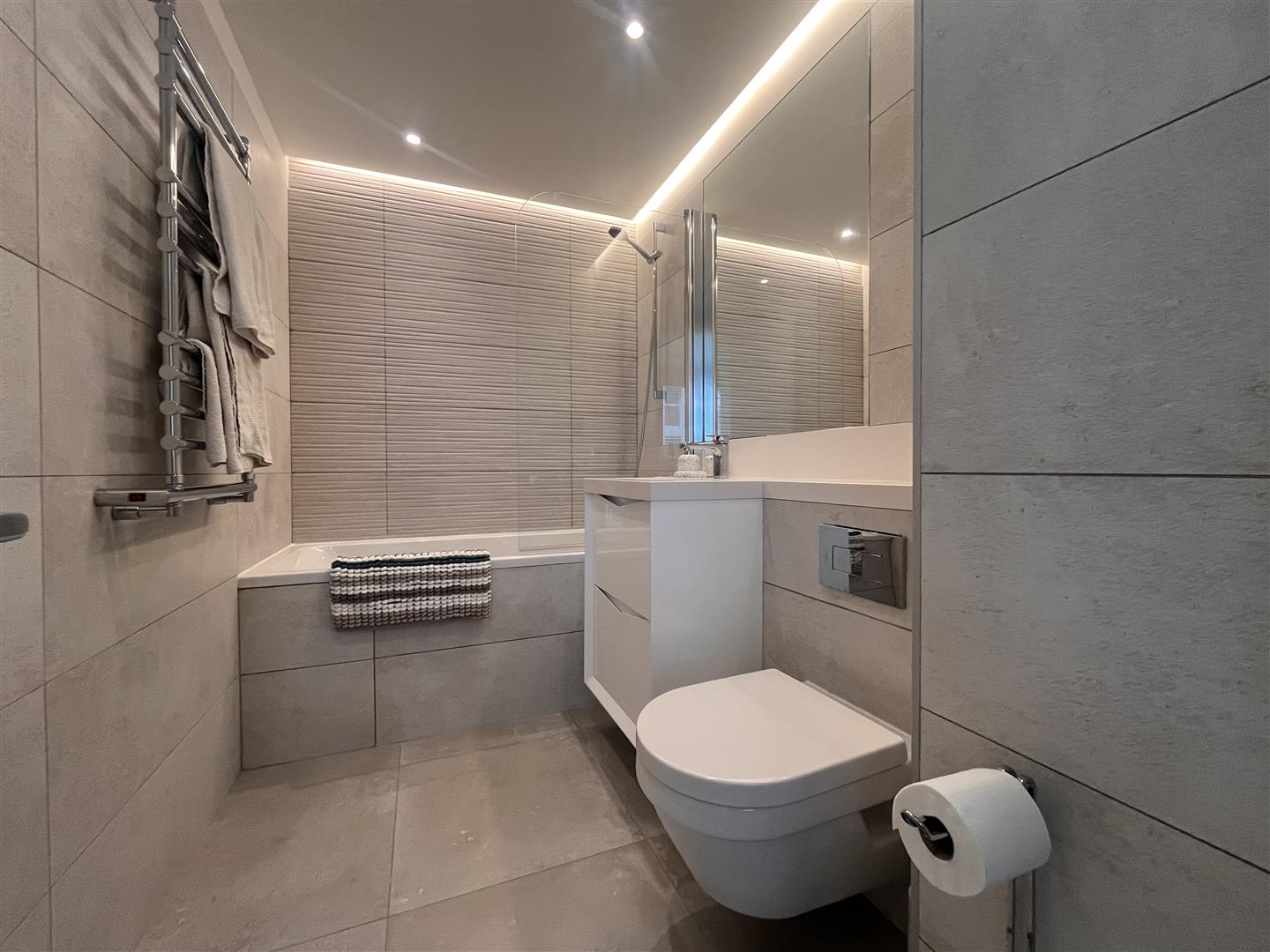 Image of Apartment - 1 Bathrooms for Sale in EuroCity-Gibraltar, Image 4